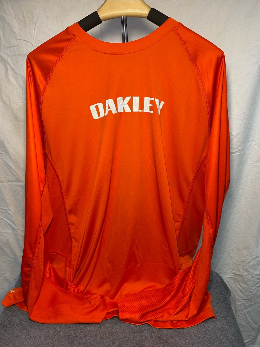 Oakley Orange Performance Long Sleeve Shirt. XL
